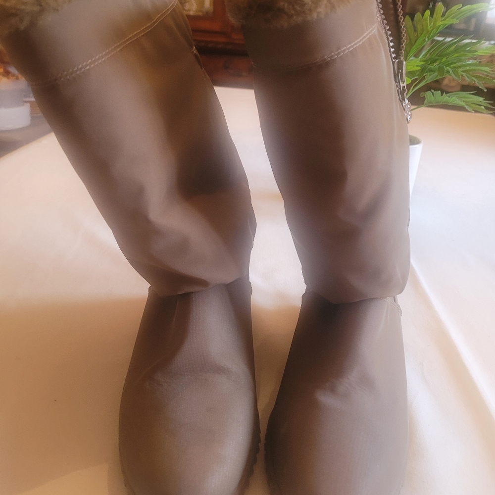 Ladies boots